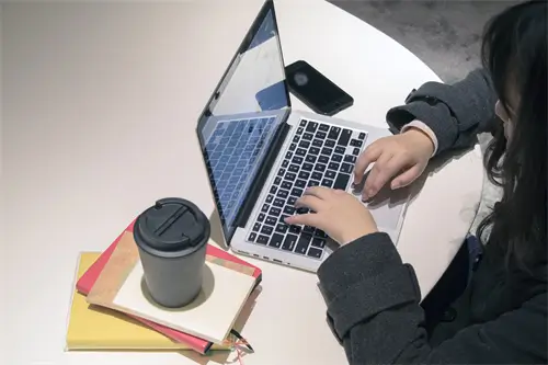 国内什么电脑好用又实惠