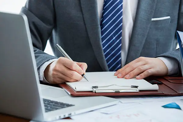 电脑屏幕为什么会被拉长